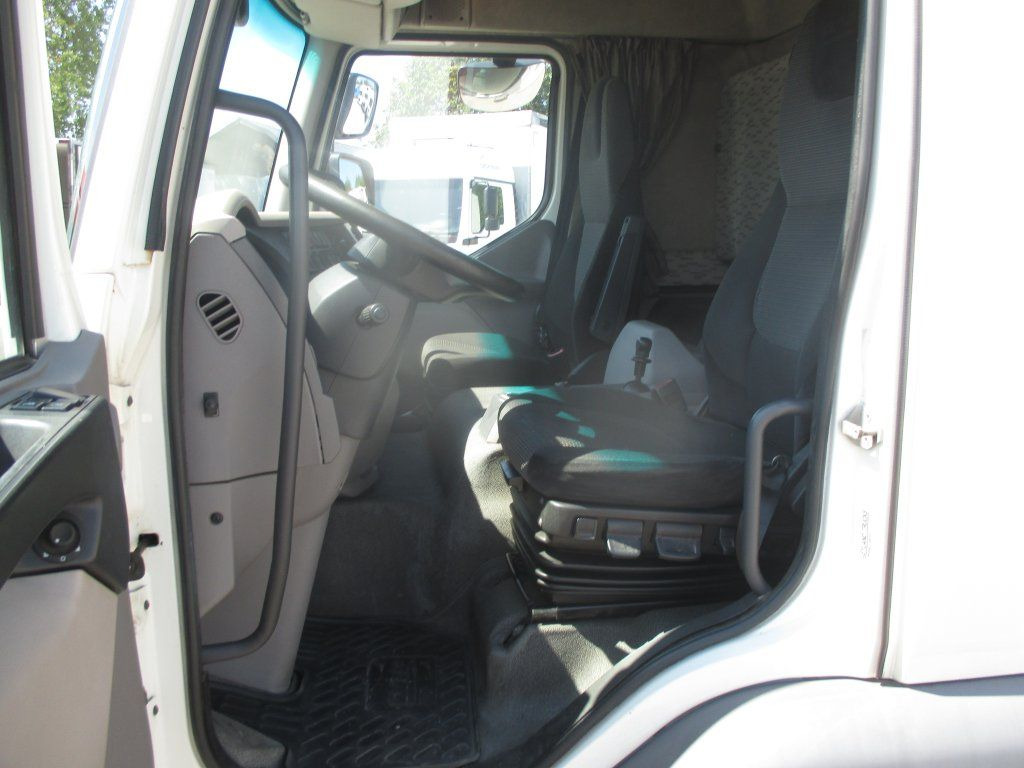 DAF LF 260 - Camion cu prelată: Foto 5 DAF LF 260 - Camion cu prelată: Foto 5