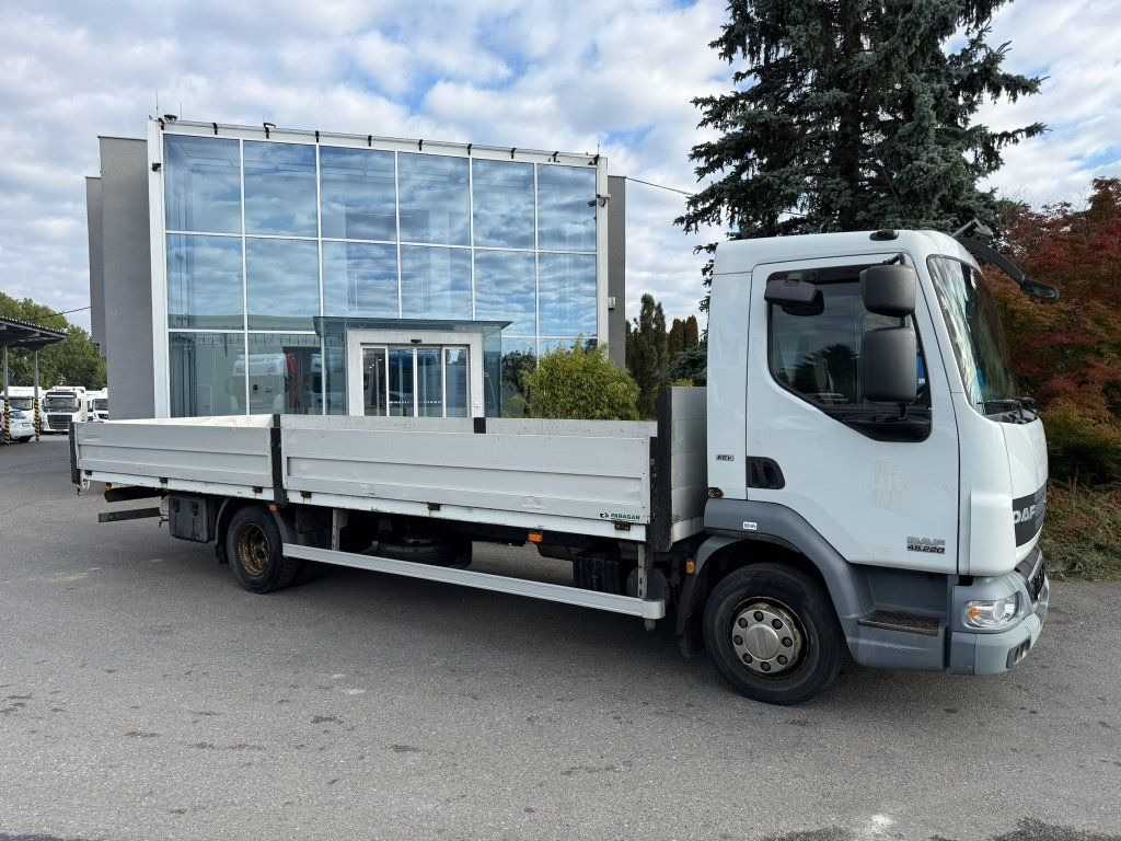 DAF LF45.220 EURO 5 - Camion platformă: Foto 3 DAF LF45.220 EURO 5 - Camion platformă: Foto 3