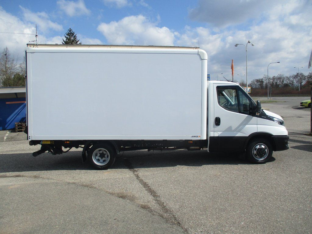 Iveco 35C16 Daily,2.3L Palfinger - Autoutilitară box: Foto 4 Iveco 35C16 Daily,2.3L Palfinger - Autoutilitară box: Foto 4