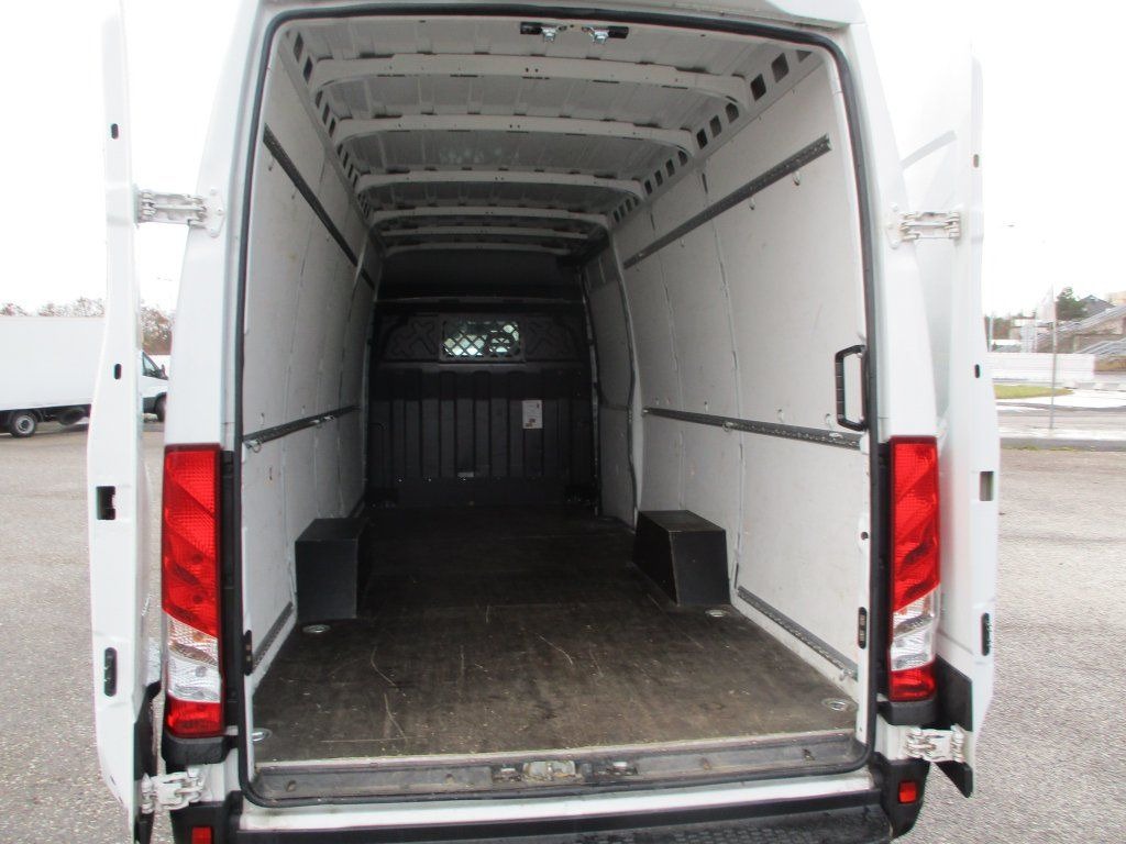 Iveco Daily 35S16 Hi Matic - Dubă: Foto 5 Iveco Daily 35S16 Hi Matic - Dubă: Foto 5