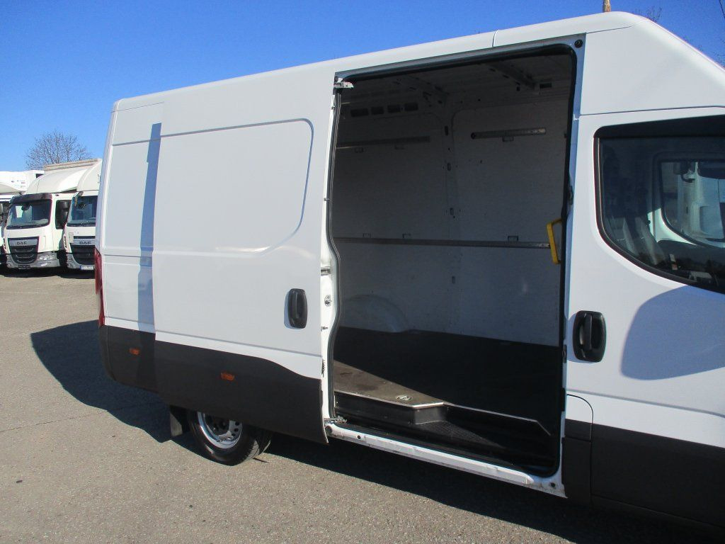 Iveco Daily 35S16 - Dubă: Foto 4 Iveco Daily 35S16 - Dubă: Foto 4