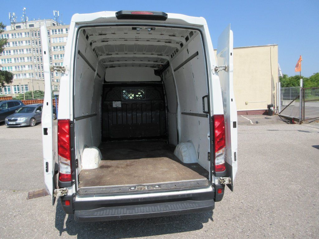 Iveco Daily 35S16 - Dubă: Foto 4 Iveco Daily 35S16 - Dubă: Foto 4