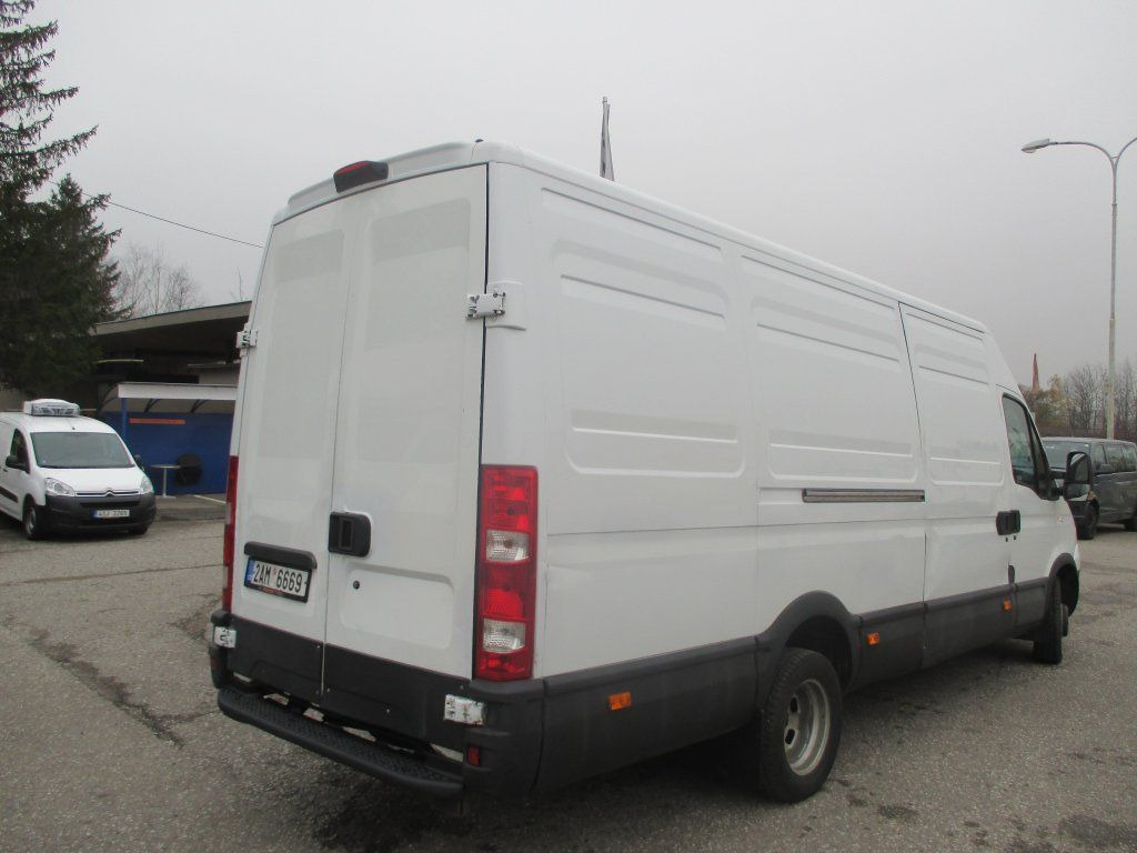 Iveco Daily 50C15 Carrier 350 - Autoutilitară frigorifica: Foto 5 Iveco Daily 50C15 Carrier 350 - Autoutilitară frigorifica: Foto 5