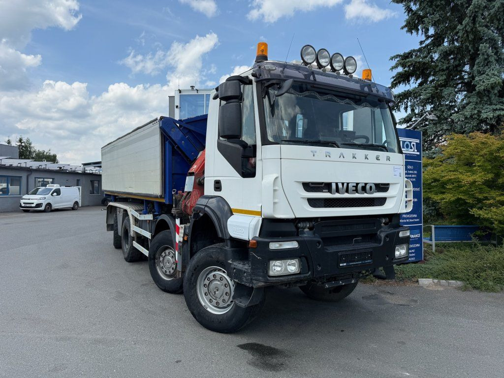 Iveco Trakker AD410 T45 8x8 + HMF 1643 Z2 - Camion basculantă: Foto 2 Iveco Trakker AD410 T45 8x8 + HMF 1643 Z2 - Camion basculantă: Foto 2