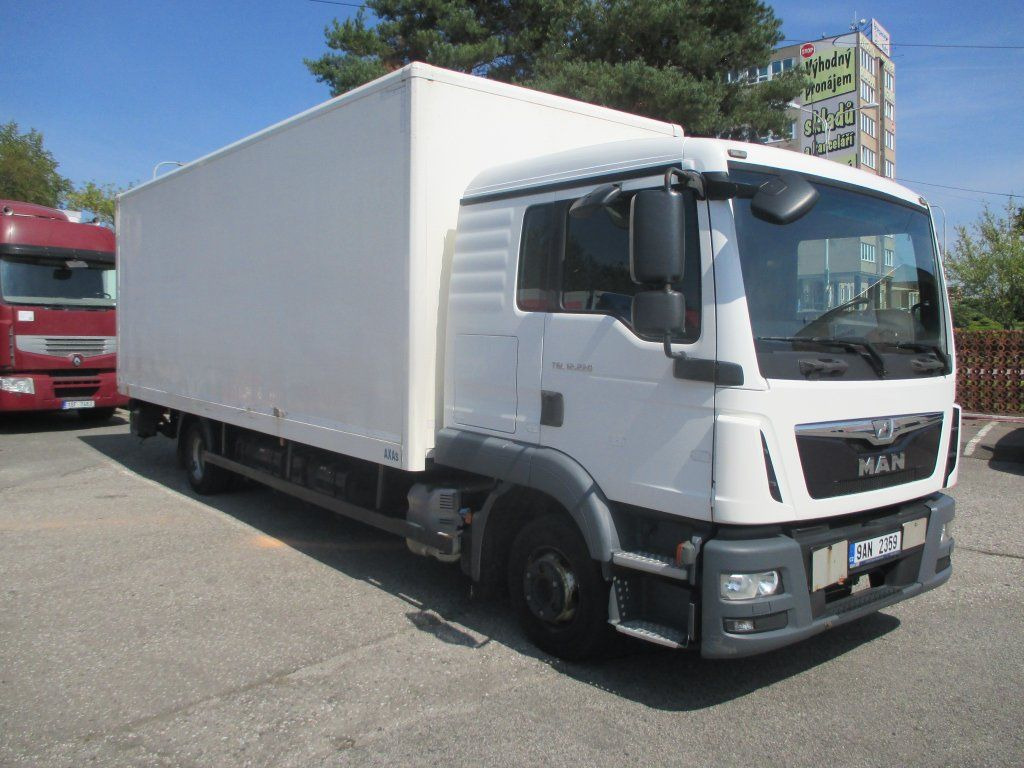 MAN TGL 12.220 - Camion furgon: Foto 2 MAN TGL 12.220 - Camion furgon: Foto 2