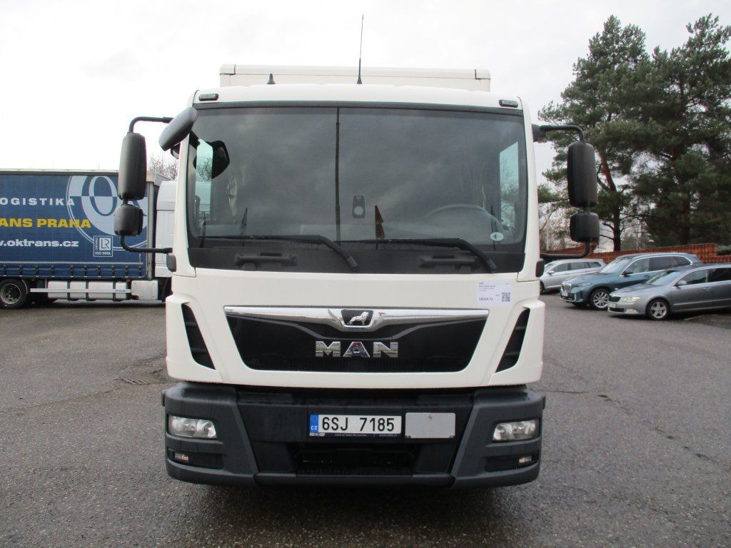 MAN TGL 8.190 - Camion furgon: Foto 2 MAN TGL 8.190 - Camion furgon: Foto 2