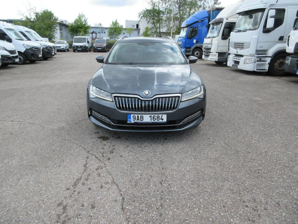 Skoda 2.0 Tdi  Style - Mașină break: Foto 4 Skoda 2.0 Tdi  Style - Mașină break: Foto 4