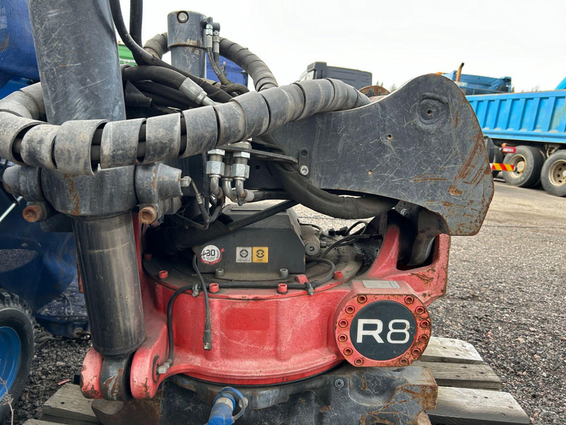 ROTOTILT R8 - Ataşament pentru Utilaje constructii: Foto 1 ROTOTILT R8 - Ataşament pentru Utilaje constructii: Foto 1