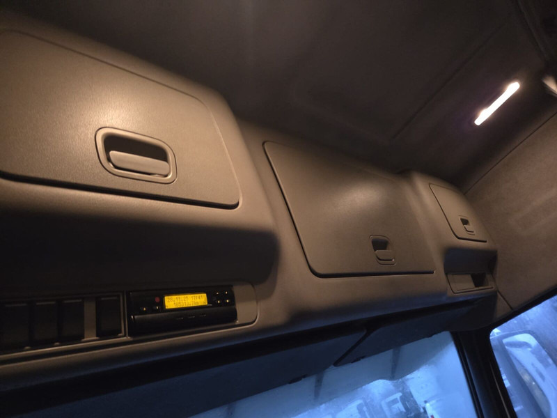 Volvo FH12 460 - Voith - Cap tractor: Foto 5 Volvo FH12 460 - Voith - Cap tractor: Foto 5