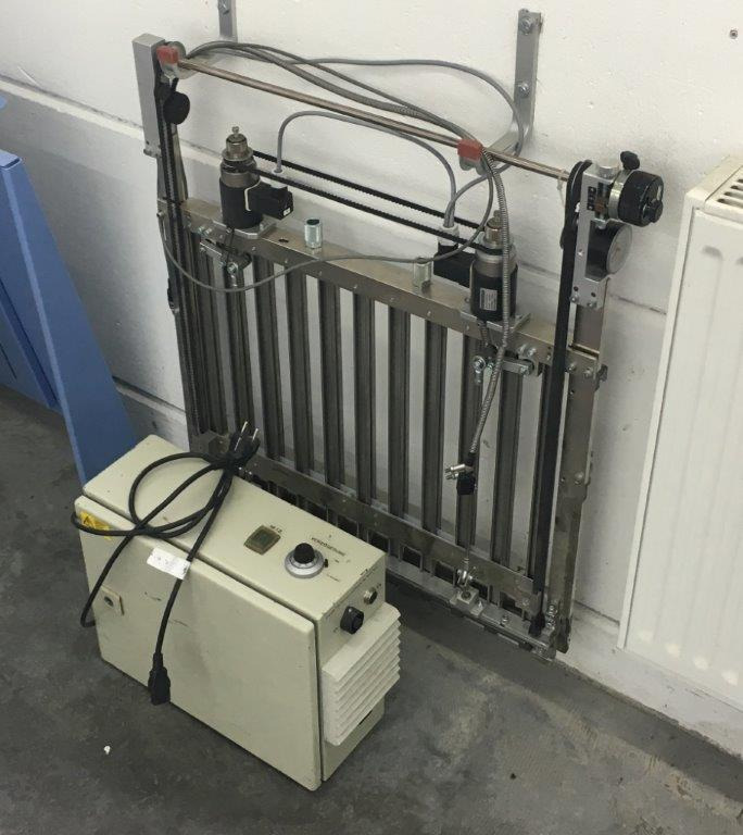 GUK SM 50-2 cutting machine with feeder - Mașină de îndosariat: Foto 2 GUK SM 50-2 cutting machine with feeder - Mașină de îndosariat: Foto 2