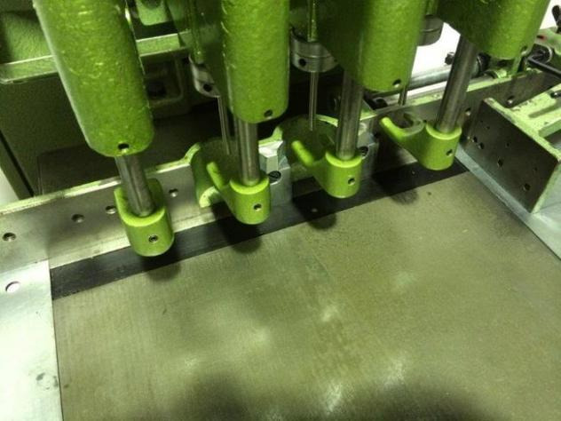 Hang 136-4 four spindle paper drilling machine - Mașină de tipar: Foto 4 Hang 136-4 four spindle paper drilling machine - Mașină de tipar: Foto 4