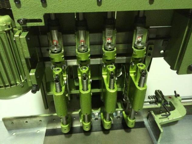 Hang 136-4 four spindle paper drilling machine - Mașină de tipar: Foto 2 Hang 136-4 four spindle paper drilling machine - Mașină de tipar: Foto 2