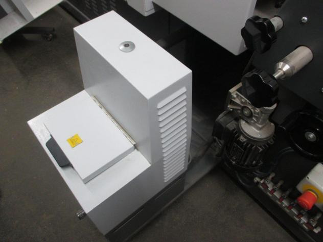 Heidelberg Eurobind HE 1200 four-clamp perfect binder - Mașină de îndosariat: Foto 5 Heidelberg Eurobind HE 1200 four-clamp perfect binder - Mașină de îndosariat: Foto 5
