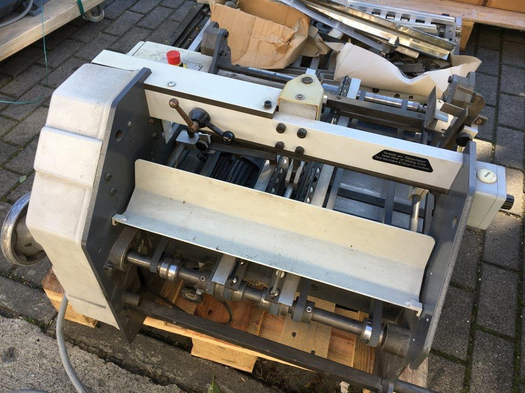 Heidelberg steel KBi 1-36 hook-in cross-fold unit - Mașină de pliat: Foto 4 Heidelberg steel KBi 1-36 hook-in cross-fold unit - Mașină de pliat: Foto 4