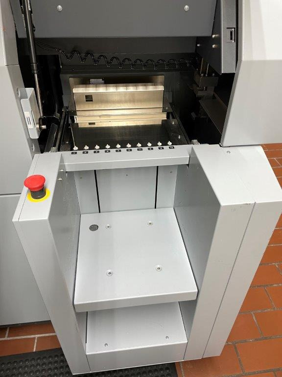 Horizon HT-30 C automatic rotary three-knife trimmer - Mașină de tăiat hârtie: Foto 4 Horizon HT-30 C automatic rotary three-knife trimmer - Mașină de tăiat hârtie: Foto 4
