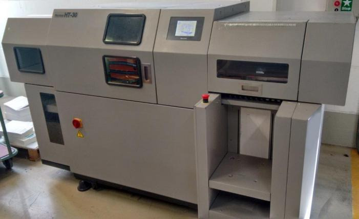 Horizon HT-30 autom. Rotary three-knife trimmer - Mașină de tăiat hârtie: Foto 1 Horizon HT-30 autom. Rotary three-knife trimmer - Mașină de tăiat hârtie: Foto 1