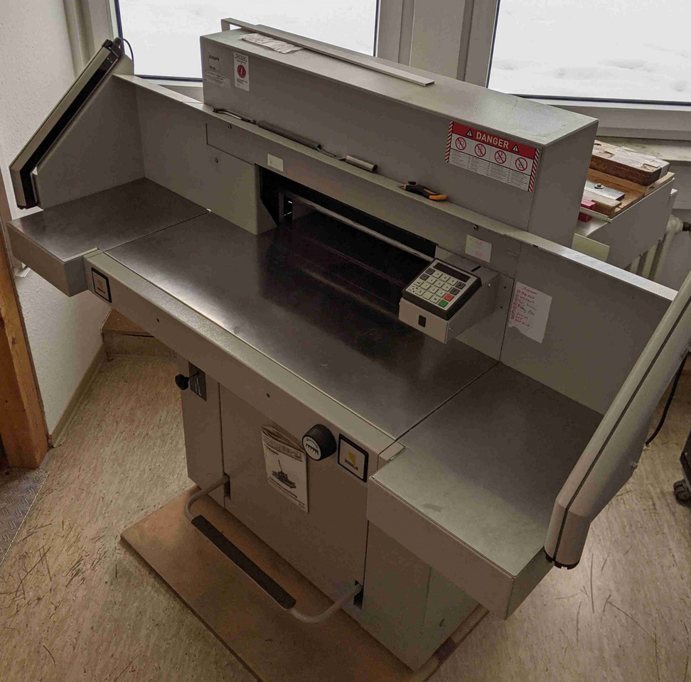 Professional stack cutter EBA 551-06 with 2 knives - Mașină de tăiat hârtie: Foto 1 Professional stack cutter EBA 551-06 with 2 knives - Mașină de tăiat hârtie: Foto 1