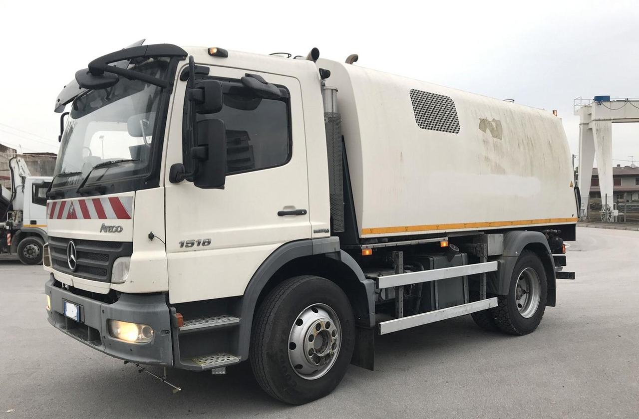 BUCHER SCHORLING - Măturătoare stradală: Foto 1 BUCHER SCHORLING - Măturătoare stradală: Foto 1