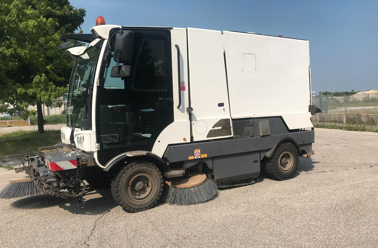 SPAZZATRICE STRADALE DULEVO 3000 - Măturătoare stradală: Foto 1 SPAZZATRICE STRADALE DULEVO 3000 - Măturătoare stradală: Foto 1