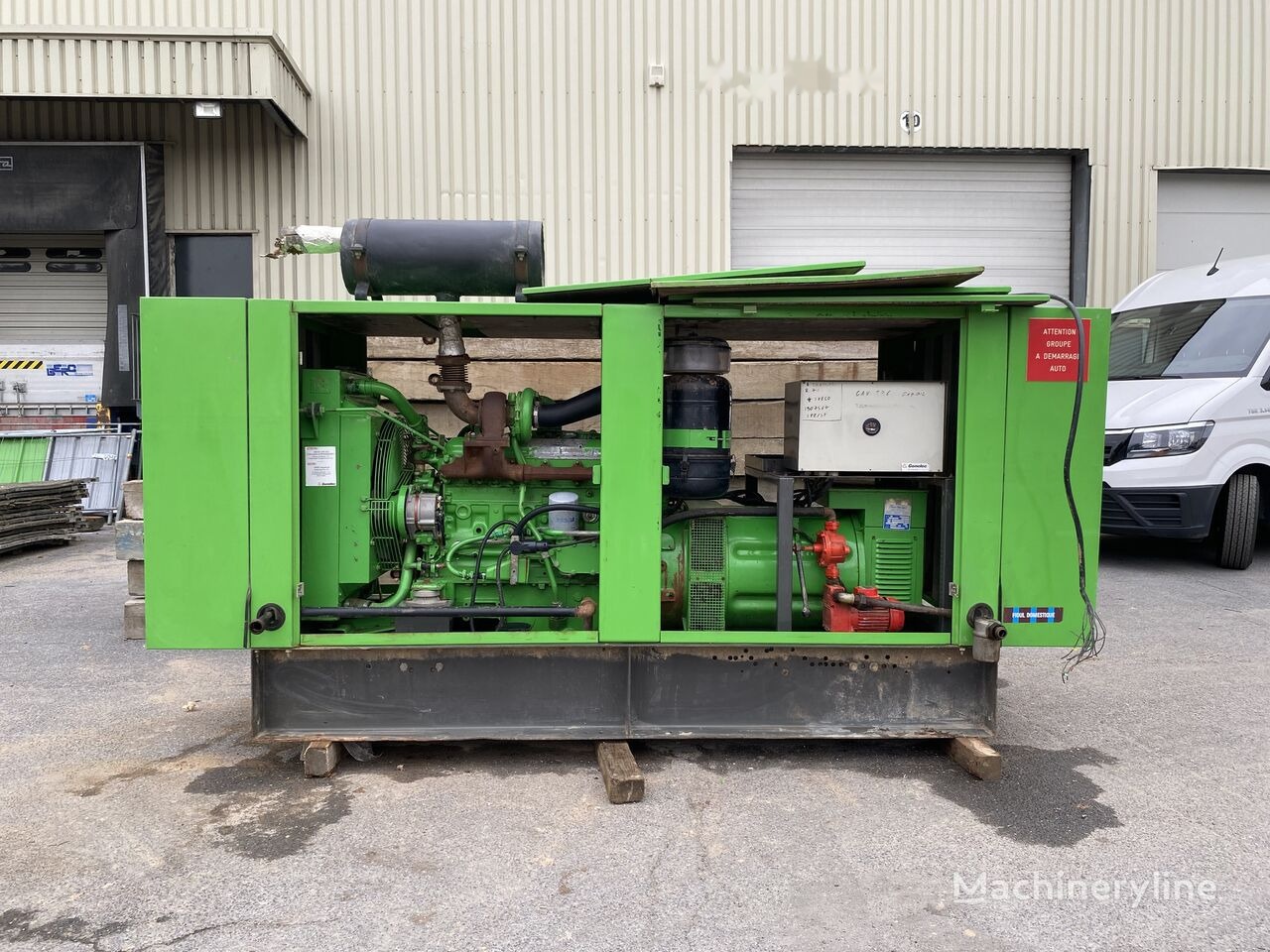 IVECO 100 kVa 8061 - Generator electric: Foto 1 IVECO 100 kVa 8061 - Generator electric: Foto 1