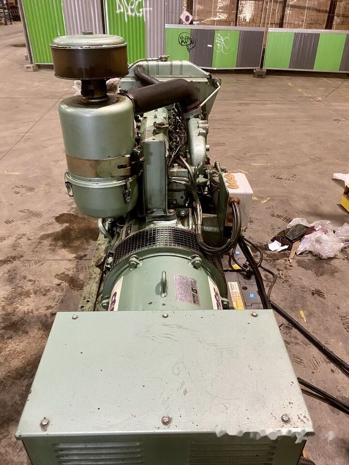 IVECO 80 kVa 8061 - Generator electric: Foto 4 IVECO 80 kVa 8061 - Generator electric: Foto 4