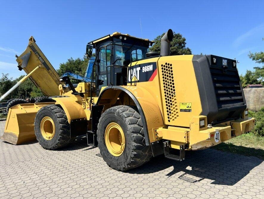 CAT 966M - Încărcător frontal pe pneuri: Foto 2 CAT 966M - Încărcător frontal pe pneuri: Foto 2