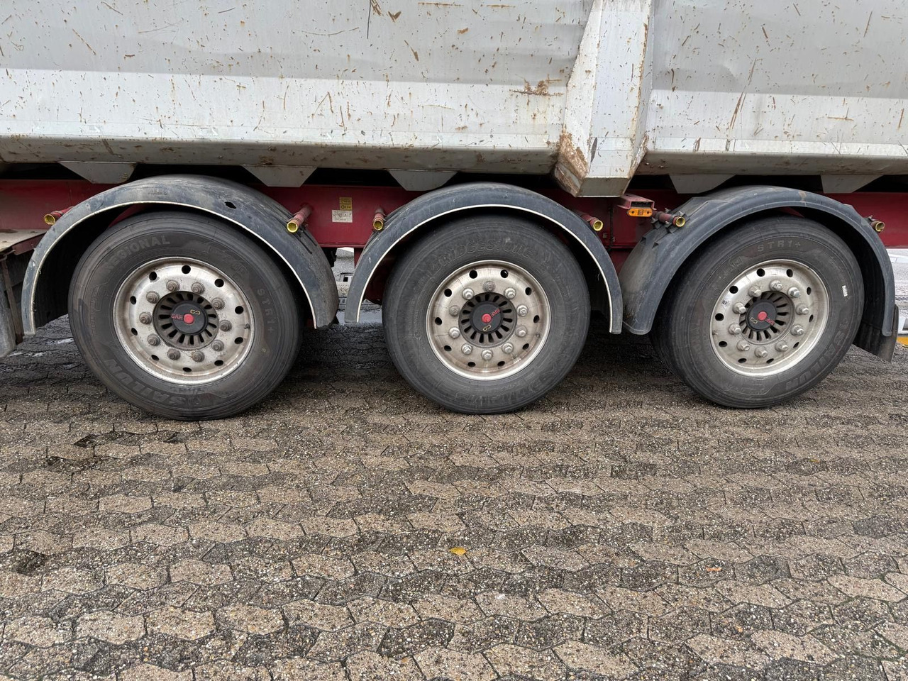 Lück SKF35 86m³/Alufelgen/SAF/Scheibe/Lift - Semiremorcă basculantă: Foto 5 Lück SKF35 86m³/Alufelgen/SAF/Scheibe/Lift - Semiremorcă basculantă: Foto 5