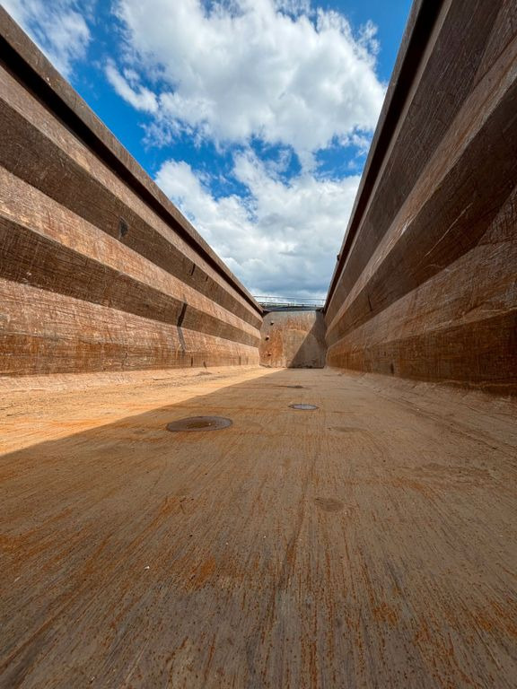 Lück SKF35 Stahl/ 55m³/Liftachse Lück SKF35 Stahl/ 55m³/Liftachse - Semiremorcă basculantă: Foto 5 Lück SKF35 Stahl/ 55m³/Liftachse Lück SKF35 Stahl/ 55m³/Liftachse - Semiremorcă basculantă: Foto 5