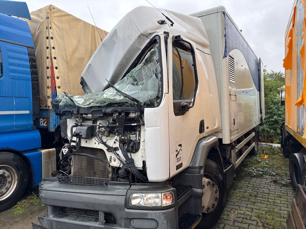 Renault 320*18 - Camion frigider: Foto 1 Renault 320*18 - Camion frigider: Foto 1