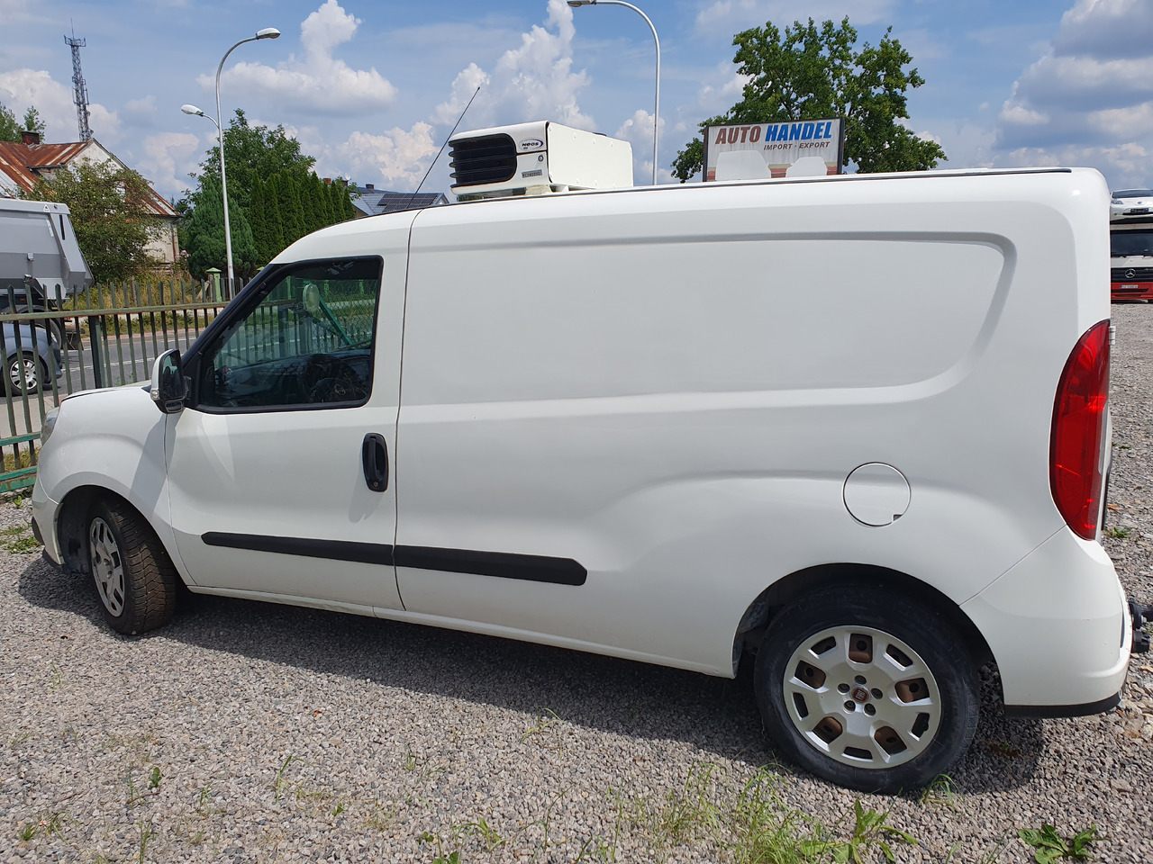FIAT DOBLO 1.6 LONG CHLODNIA carrier +230v KLIMA EURO6 - Autoutilitară frigorifica: Foto 4 FIAT DOBLO 1.6 LONG CHLODNIA carrier +230v KLIMA EURO6 - Autoutilitară frigorifica: Foto 4