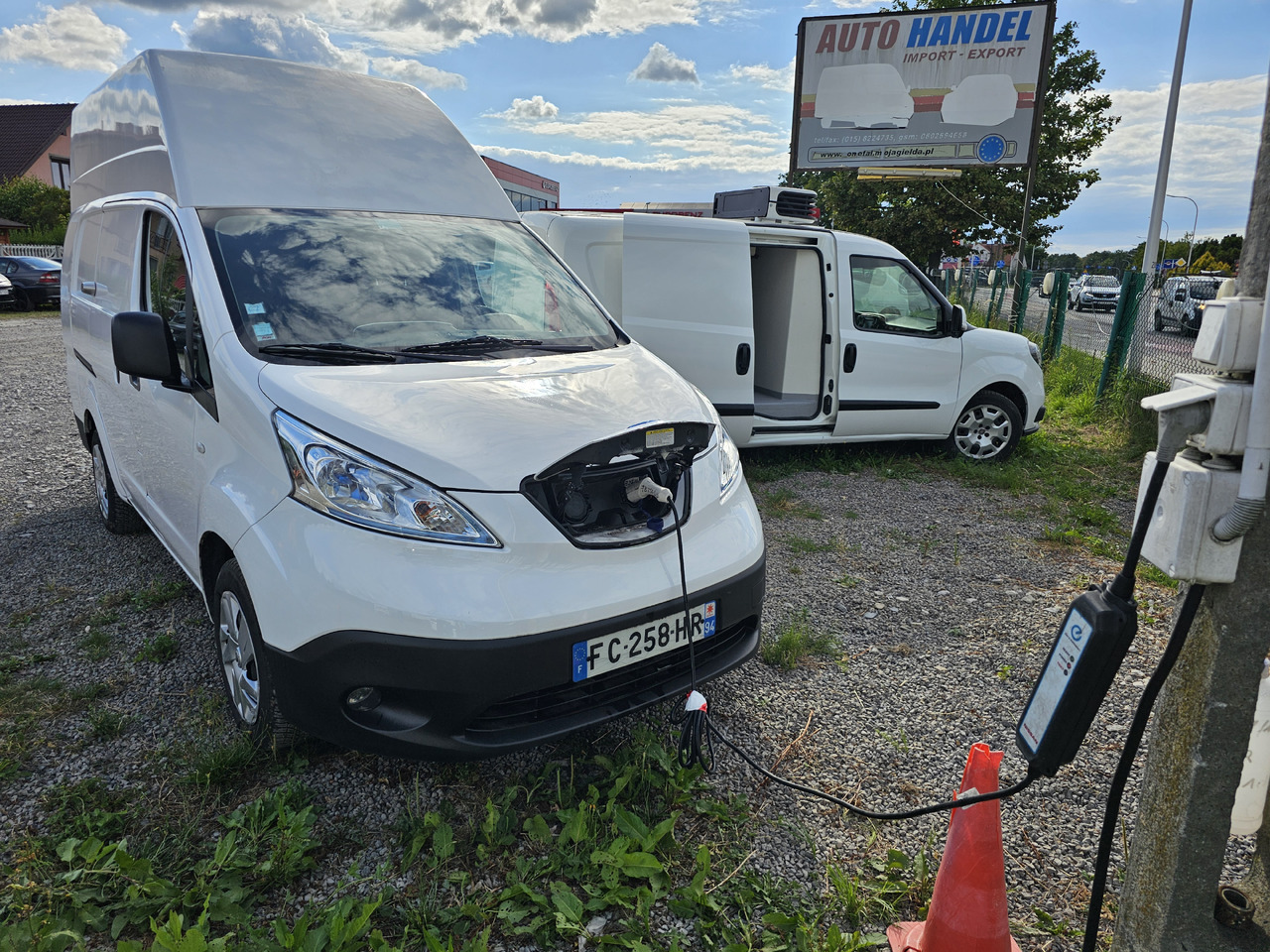 NISSAN E-NV200 ELEKTRYCZNY 40 KV 250 km klima kamera - Autoutilitară compactă, Autoutilitară electrică: Foto 2 NISSAN E-NV200 ELEKTRYCZNY 40 KV 250 km klima kamera - Autoutilitară compactă, Autoutilitară electrică: Foto 2