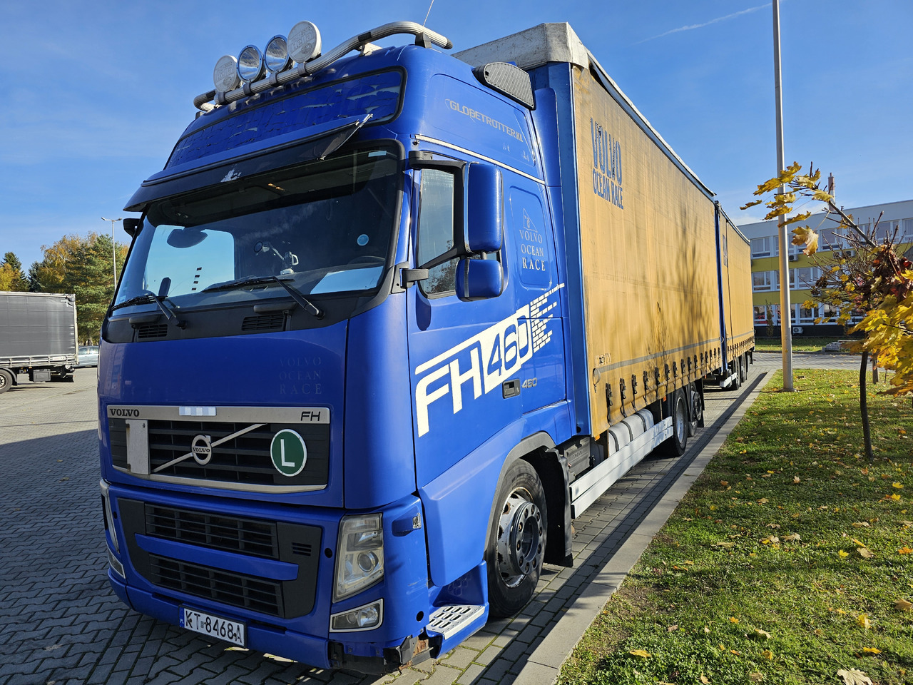 VOLVO FH460 ZESTAW TANDEM 120 M3 PRZEJAZDOWY + PRZYCZEPA FIRANKA SAF - Camion cu prelată: Foto 3 VOLVO FH460 ZESTAW TANDEM 120 M3 PRZEJAZDOWY + PRZYCZEPA FIRANKA SAF - Camion cu prelată: Foto 3