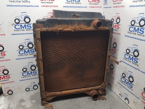 Case 5000 5140, 5250 Engine Water Cooling Radiator 104753a1; 104753a2; A190604 - Radiator pentru Tractor agricol: Foto 1 Case 5000 5140, 5250 Engine Water Cooling Radiator 104753a1; 104753a2; A190604 - Radiator pentru Tractor agricol: Foto 1