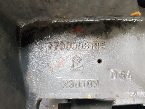 Claas Ares 656rc, Ares 500, 600, 800, Front Axle Support 7700042108, 7700098196 - Axă față: Foto 3 Claas Ares 656rc, Ares 500, 600, 800, Front Axle Support 7700042108, 7700098196 - Axă față: Foto 3