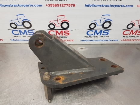 Claas Arion 640, 500, 600, Hexashift, Cmatic Top Link Bracket Lhs 0021608191 - Suspensie cabină pentru Tractor agricol: Foto 3 Claas Arion 640, 500, 600, Hexashift, Cmatic Top Link Bracket Lhs 0021608191 - Suspensie cabină pentru Tractor agricol: Foto 3