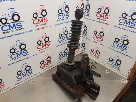 Claas Arion 640, 600, 500 Cab Back Suspension Support Assy Rhs 0021500984 - Suspensie cabină pentru Utilaje agricole: Foto 2 Claas Arion 640, 600, 500 Cab Back Suspension Support Assy Rhs 0021500984 - Suspensie cabină pentru Utilaje agricole: Foto 2