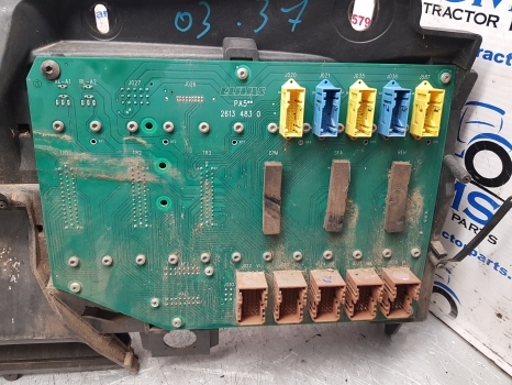 Claas Arion Axion Series Ecu, Fuse Box Kit 26134830, 22347672, 0026134830 - Siguranță pentru Tractor agricol: Foto 2 Claas Arion Axion Series Ecu, Fuse Box Kit 26134830, 22347672, 0026134830 - Siguranță pentru Tractor agricol: Foto 2