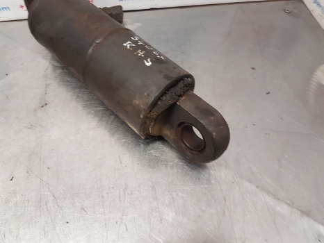 Claas Axos 340 Cx, Ergos, Celtis, Ceres Hydraulic Cylinder For Parts 7700068746 - Cilindru hidraulic pentru Tractor agricol: Foto 3 Claas Axos 340 Cx, Ergos, Celtis, Ceres Hydraulic Cylinder For Parts 7700068746 - Cilindru hidraulic pentru Tractor agricol: Foto 3