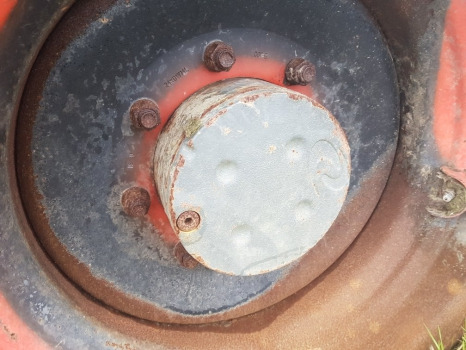 Claas Scorpion 732, 736, 741 Front Rhs, Rear Lhs Axle Hub Complete 0019230850 - Axă spate: Foto 1 Claas Scorpion 732, 736, 741 Front Rhs, Rear Lhs Axle Hub Complete 0019230850 - Axă spate: Foto 1