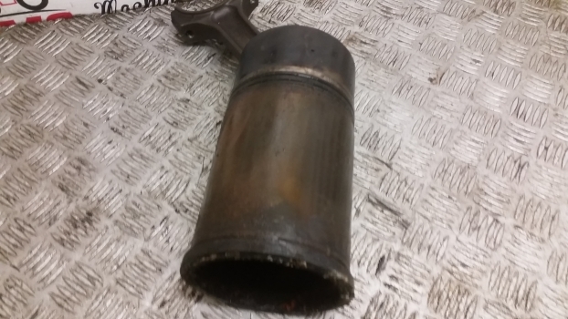 Deutz Agrotron 120, 150 Mk3 Conrod 04200465. Please Check Description - Bielă pentru Tractor agricol: Foto 5 Deutz Agrotron 120, 150 Mk3 Conrod 04200465. Please Check Description - Bielă pentru Tractor agricol: Foto 5