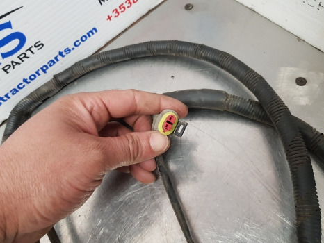 Deutz Agrotron M620, Agroton M, 6 Series, Front Lights Wiring Loom 0.015.7501.4 - Cablu/ Fire electric: Foto 5 Deutz Agrotron M620, Agroton M, 6 Series, Front Lights Wiring Loom 0.015.7501.4 - Cablu/ Fire electric: Foto 5