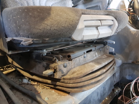 Deutz Agrotron M620 Driver Seat 0.014.5564.4, 0.014.4890.0/10, 0.014.8632.4 - Scaun: Foto 4 Deutz Agrotron M620 Driver Seat 0.014.5564.4, 0.014.4890.0/10, 0.014.8632.4 - Scaun: Foto 4