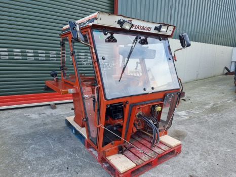 Fiat 80-90, 90-90, 100-90, 110-90 Complete Cab Spanish Cab, N 50 - Cabină: Foto 1 Fiat 80-90, 90-90, 100-90, 110-90 Complete Cab Spanish Cab, N 50 - Cabină: Foto 1