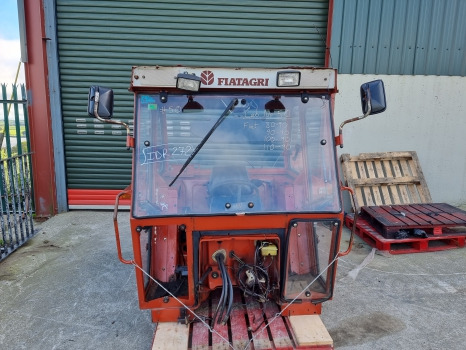 Fiat 80-90, 90-90, 100-90, 110-90 Complete Cab Spanish Cab, N 50 - Cabină: Foto 3 Fiat 80-90, 90-90, 100-90, 110-90 Complete Cab Spanish Cab, N 50 - Cabină: Foto 3