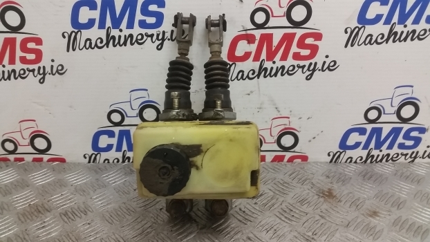 Fiat F140, F Series, Brakes Master Cylinder Assembly 5145630, 5145631 - Cilindru frână pentru Tractor agricol: Foto 3 Fiat F140, F Series, Brakes Master Cylinder Assembly 5145630, 5145631 - Cilindru frână pentru Tractor agricol: Foto 3