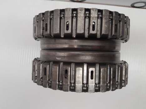 Ford 40 Series, Ts, 8240, 7840, Transmission Clutch Housing Front F0nn7r037ac - Ambreiaj și piese: Foto 4 Ford 40 Series, Ts, 8240, 7840, Transmission Clutch Housing Front F0nn7r037ac - Ambreiaj și piese: Foto 4