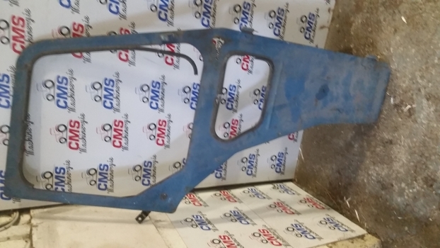 Ford 4000, 4100, 5600 4 Cab Door Right 81834249 - Uşă și piese pentru Tractor agricol: Foto 1 Ford 4000, 4100, 5600 4 Cab Door Right 81834249 - Uşă și piese pentru Tractor agricol: Foto 1