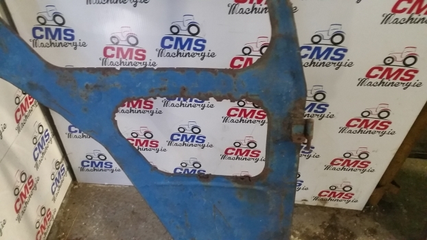 Ford 4000, 4600, 5600 2 Cab Door Right 81834249 - Uşă și piese pentru Tractor agricol: Foto 3 Ford 4000, 4600, 5600 2 Cab Door Right 81834249 - Uşă și piese pentru Tractor agricol: Foto 3