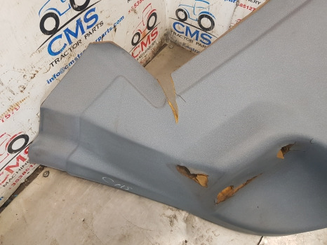 Ford 6640, 7840, 7740, 5640, 8240, 8340 Cab Interior Mat Panel 82002585 - Cabină și interior: Foto 3 Ford 6640, 7840, 7740, 5640, 8240, 8340 Cab Interior Mat Panel 82002585 - Cabină și interior: Foto 3