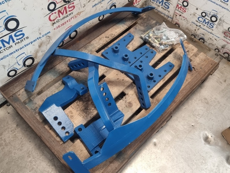 Ford 8210, Front Mudguard Bracket Kit Carraro E6nn16c199ba - Aripă: Foto 2 Ford 8210, Front Mudguard Bracket Kit Carraro E6nn16c199ba - Aripă: Foto 2